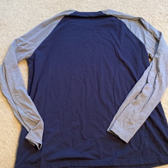 Oakley long sleeve tshirt - Picture 2 of 3
